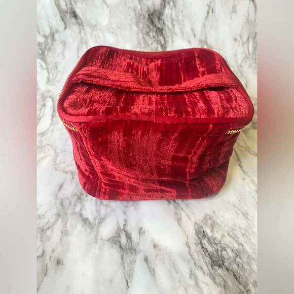 New Sézane Red Velvet Vanity Case Cosmetic Bag Crushed Velvet - Picture 6 of 9